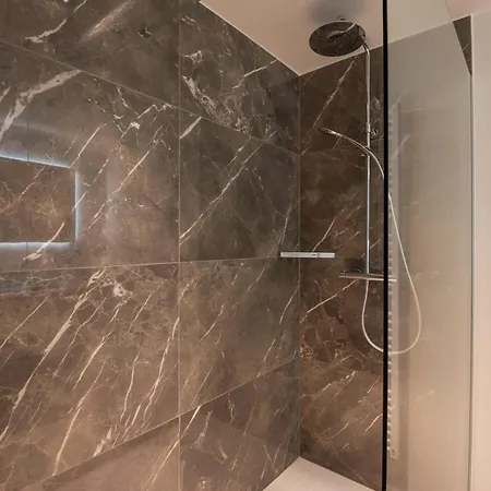 Luxurious 3br App With Unbelievable Views *