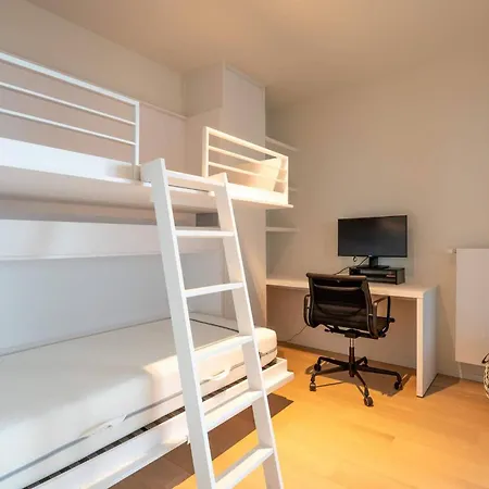 Апартаменты Luxurious 3br App With Unbelievable Views