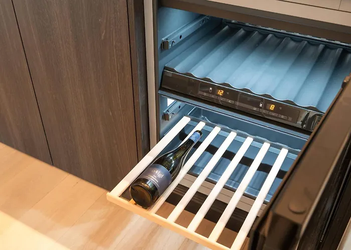 Luxurious 3br App With Unbelievable Views *